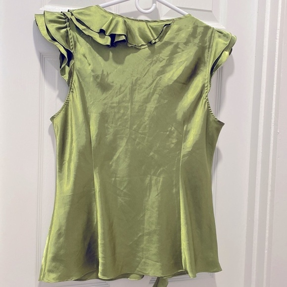 SATINY green luxurious sleeveless top. Asymmetrical neckline. XL
C - Picture 6 of 10
